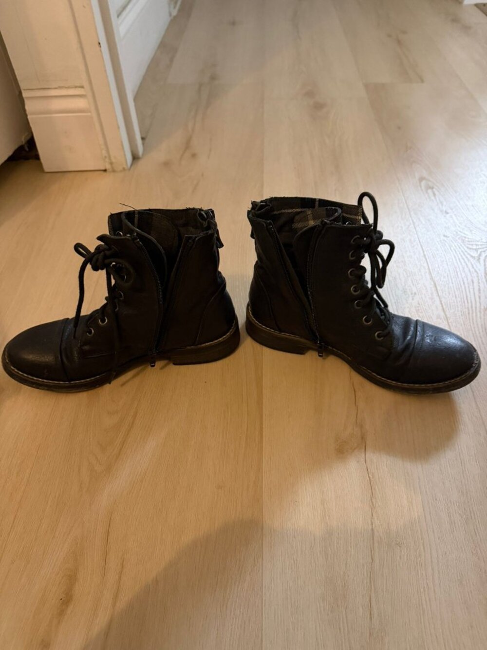 Free People black lether combat boots size 36 - Picture 2 of 6